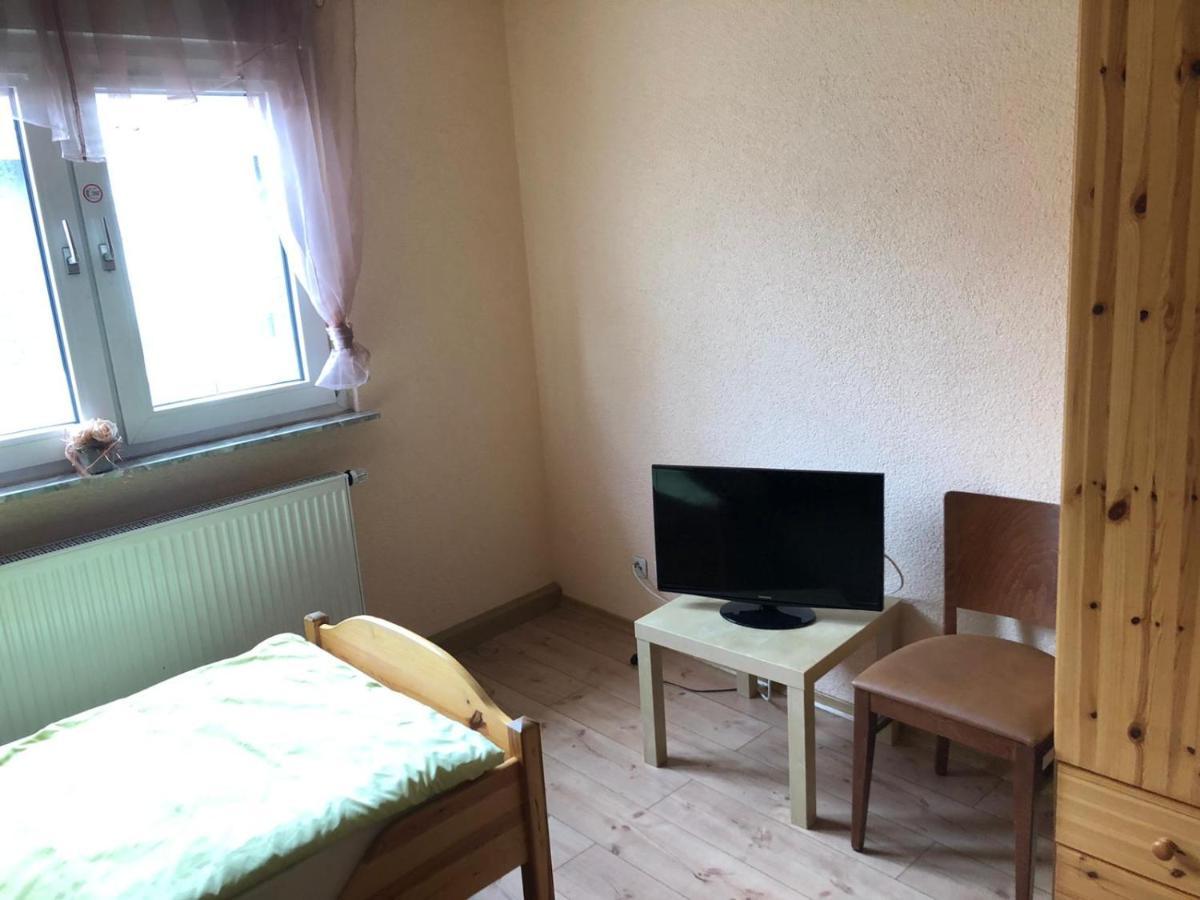 Monteurunterkunft Oberhausen-Rheinhausen Extérieur photo
